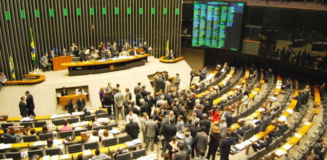 Projeto exclui PIS/Pasep e Cofins da base de cálculo da contribuição previdenciária